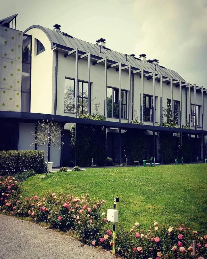 Mxp Rooms Guest House Cardano Al Campo Eksteriør bilde