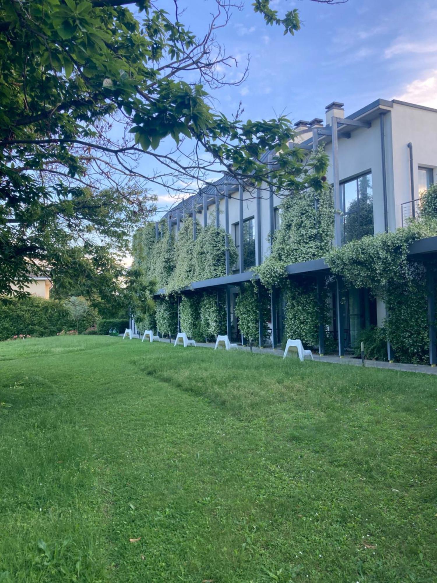 Mxp Rooms Guest House Cardano Al Campo Eksteriør bilde